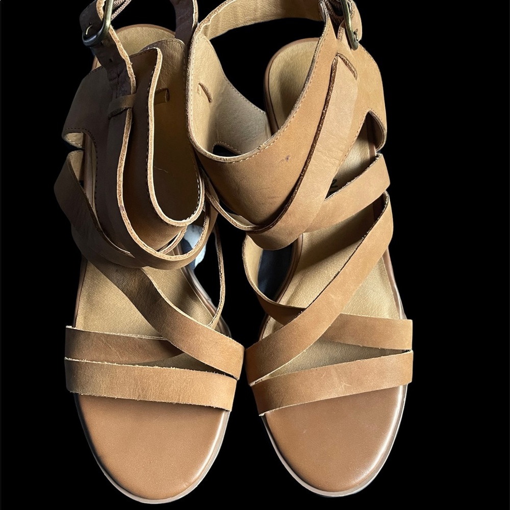 Lucky Brand strappy leather block sandal